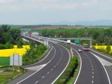 Nové dálnice v roce 2026: ŘSD otevře desítky kilometrů. Příbram na svůj obchvat zatím čeká
