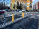 Příbram zpřísňuje parkování. Modré zóny nově i o víkendech, řešením může být soukromé místo