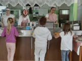 Kraj pokračuje v projektu „Obědy do škol“