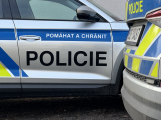 Policisté zadrželi podezřelého z Příbramska, který poškodil kancelář poslance Bartoše