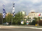 Chodec po střetu s autem v Brodské ulici odešel. Policie ho teď hledá
