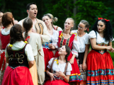 Dvořákova Vysoká znovu ožije pod širým nebem. Diváky čeká Rusalka, Čert a Káča i premiéra Slovanských tanců