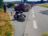 Nepozornost na silnicích: U Kosovy Hory se kvůli chybám řidičů i motorkářů srazilo pět strojů