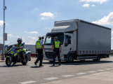 Policie a INSID vyrážejí do akce. Přísné kontroly autobusů a kamionů budou po celé republice