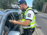 Řidič při policejní akci nadýchal půl promile. Policie rozdávala nealko piva