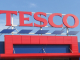 Tesco zvažuje prodej svých obchodů ve střední Evropě. Dotknout by se to mohlo i prodejen v Česku