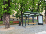 Příbram zahájila výměnu autobusových přístřešků. Nové zastávky budou ve městě i osadách