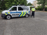 V příbramské Brodské ulici srazilo auto starší chodkyni, na místě zasahovaly záchranné složky