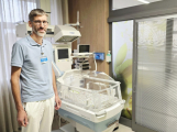 Moderní neonatologie v Příbrami: Rodiče mají být součástí péče, ne jen návštěvou