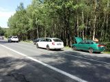 Tři vozy havarovaly na silnici 4 u Jesenice