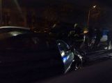 Opilý mladík narazil do zaparkovaných vozů v Milínské ulici