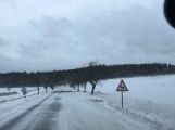 Řidiči na Příbramsku by si měli dát pozor na sněhové přeháňky