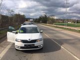 Na silnici I/4 za obcí Dubenec, těsně před kruhovým objezdem Skalka, došlo k drobné dopravní nehodě