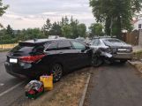 Právě teď: Nehoda tří vozů omezuje provoz v Pražské ulici na Dobříši