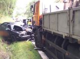 Právě teď: Čelní náraz osobního vozu s nákladním zastavil dopravu u Obor