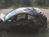 PRÁVĚ TEĎ: Vážná nehoda automobilu na D4. Řidička převrátila vůz na střechu a přerazila dva stromy