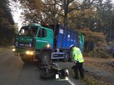 Právě teď: U Jablonné došlo ke střetu nákladního vozidla s motorkářem