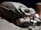 Aktuálně: Čelní střet ukončil jízdu dvou vozidel