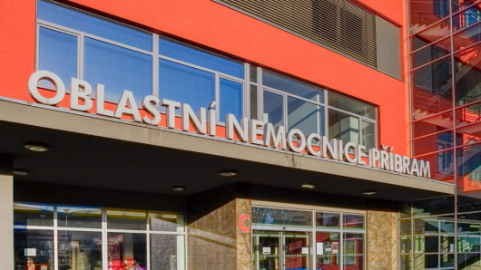 Příbramská nemocnice vyhlašuje zákaz návštěv na všech lůžkových odděleních