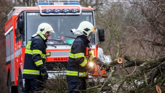 Orkán Sabine dorazil. Situaci sledujeme on-line