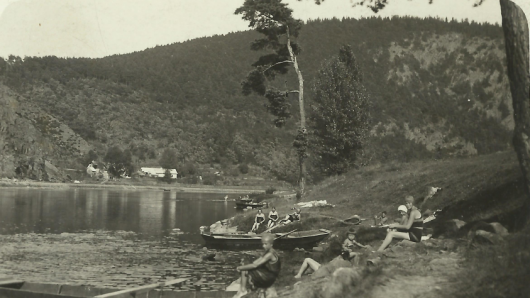 Voda jim vzala domov, zbyly jen vzpomínky. Lidé ze zatopených obcí vypráví své příběhy