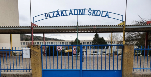 Bezpečnostní rada státu rozhodla od středy zrušit kvůli koronaviru výuku v základních, středních a vyšších odborných školách