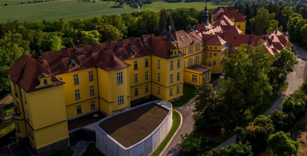 Nemocnice Na Pleši: U pacientky byla prokázána nákaza koronavirem, část personálu je v karanténě