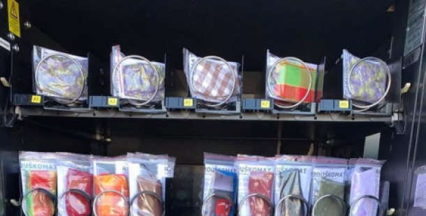 Ve středočeských městech vznikly rouškovníky i rouškomaty