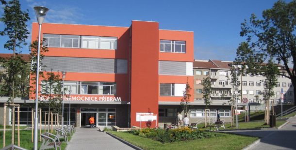 Středočeským nemocnicím pomáhají medici, firmy i jednotlivci