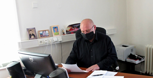 Ředitel nemocnice:  COVID-19 má s ptačí a prasečí chřipkou jedno společné. Jde o virovou nákazu, která má svůj původ ve zvířecí říši