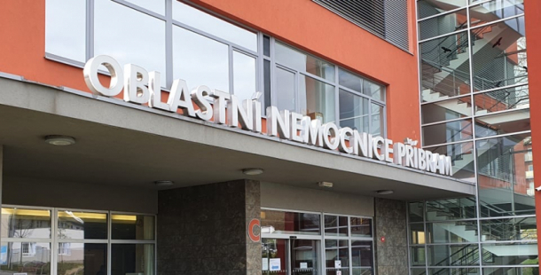 Nemocnice mohou začít obnovovat i běžnou péči o pacienty