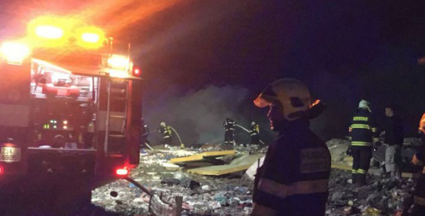 V Chrástu na Příbramsku hořela skládka s odpady, požár likvidovaly tři hasičské jednotky