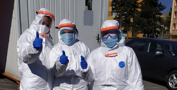 Počet uzdravených z nemoci covid-19 se přiblížil tisícovce