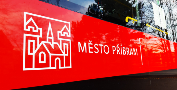 Do autobusů MHD opět pouze předními dveřmi, bezplatné cestování se ruší