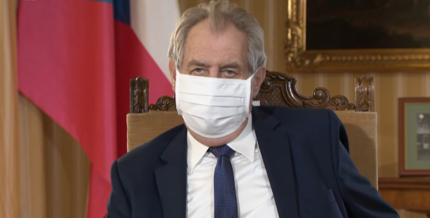 Hranice by měly být uzavřené podle prezidenta Miloše Zemana jeden rok. Lidem doporučil vychutnat krásy české krajiny
