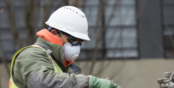 Sněmovna schválila vyplácení příspěvku OSVČ i po 30. dubnu