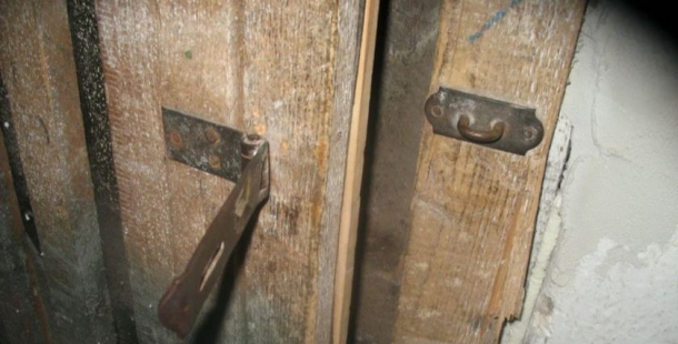 Ze sklepa zmizela tři kola, škoda byla vyčíslena na 25 tisíc