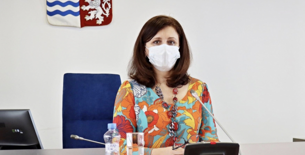 Hejtmanka žádá policii, aby opět posoudila oznámení v kauze roušek