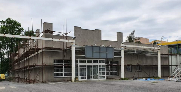 V budově bývalého Alberta bude velkoobchod, na parkovišti vyroste bytový dům