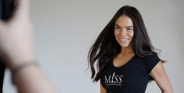 Účastí v soutěži ztrácím soukromí, chci ale reprezentovat Příbram a vyhrát, říká semifinalistka Miss