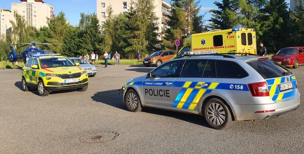 Vrtulník spěchal do Příbrami pro popáleného kojence, opařil se vroucí vodou