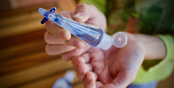 Rekordní nárůst případů. V Česku v pátek přibylo přes 500 lidí s covidem