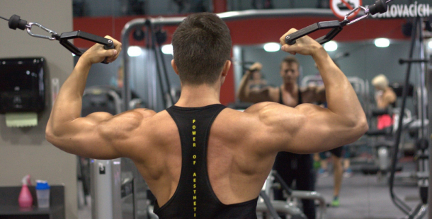 Návštěvy barů, diskoték a posiloven jsou horší než čekárny u lékařů nebo nakupování