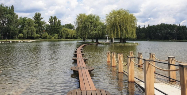 Koupání na Nováku se kvůli výskytu parazitů nedoporučuje, hrozí podráždění kůže