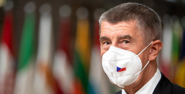 Babiš: Pokud nebudou lidé dodržovat opatření, všechno zavřeme