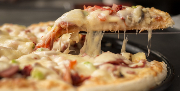 Jídelny a fast foody ročně vyhodí desetitisíce tun jídla