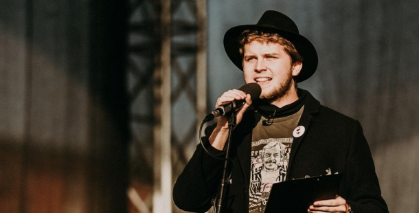 Milion chvilek bude on-line protestovat proti současnému dění