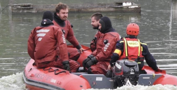 Policie našla v Orlíku tělo potápěče, který se v neděli nevynořil