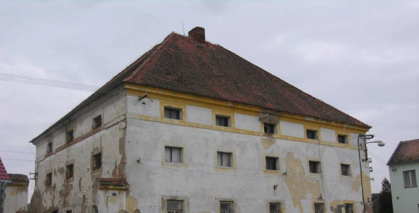 Z historické sýpky v Krásné Hoře nad Vltavou bude městský úřad a výstavní prostory