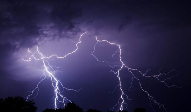 Meteorologové: Na Příbramsku v neděli hrozí silné bouřky, přinesou kroupy i přívalové deště